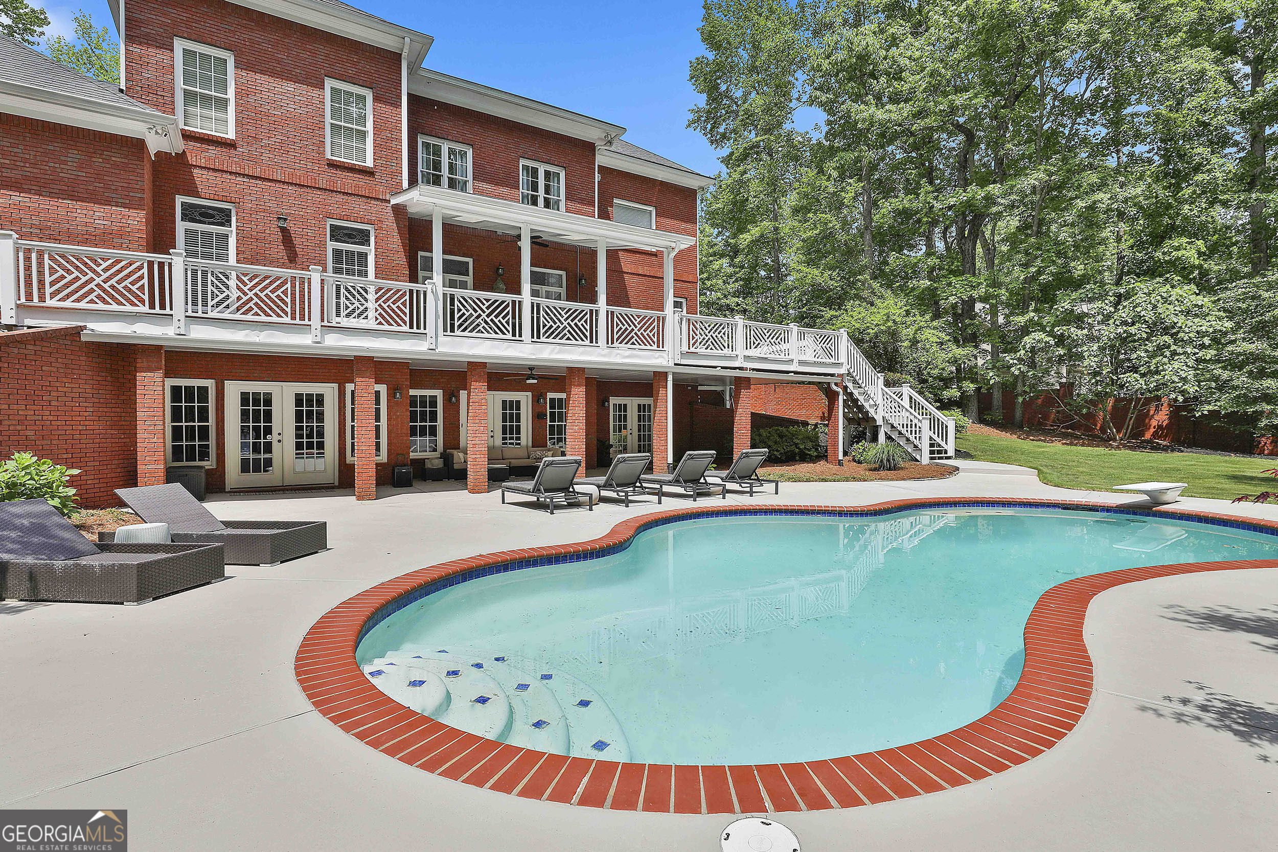 602 Embassy CT