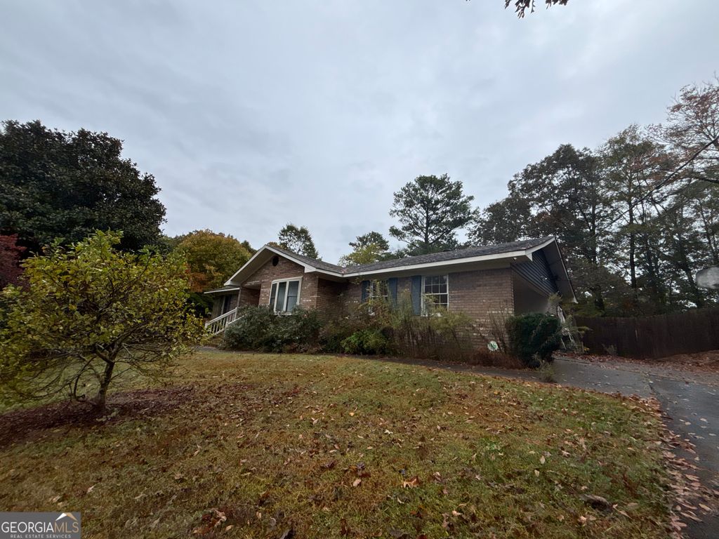 Photo of 509 Fieldwood Drive NW, Adairsville, GA 30103 (MLS # 10649407)