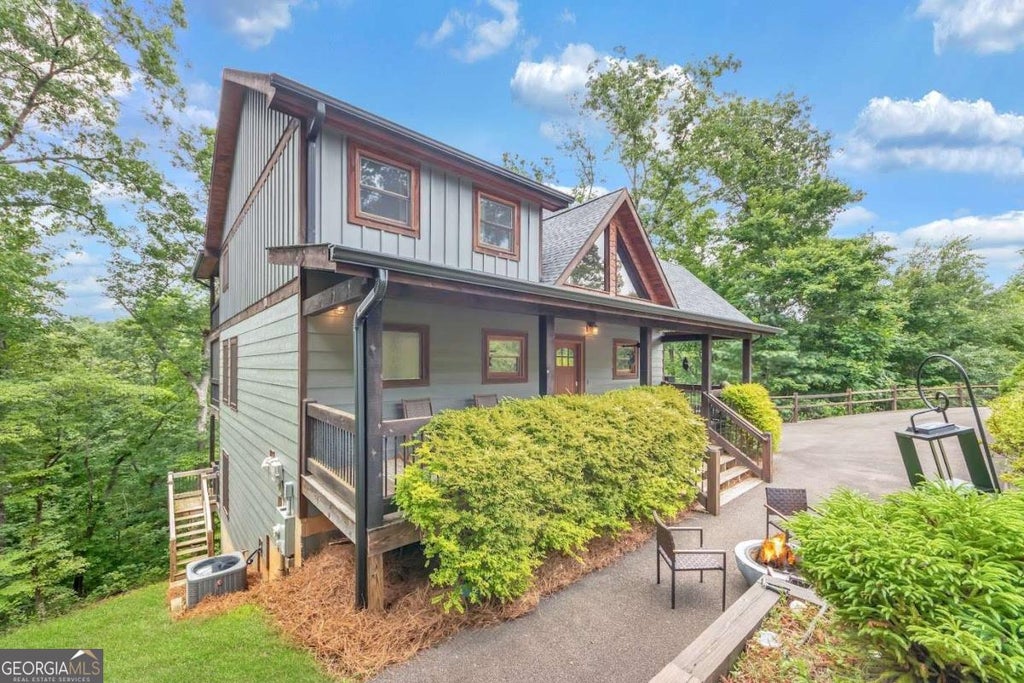 Photo of 175 Mountain Brooks Road, Blue Ridge, GA 30513 (MLS # 10797379)