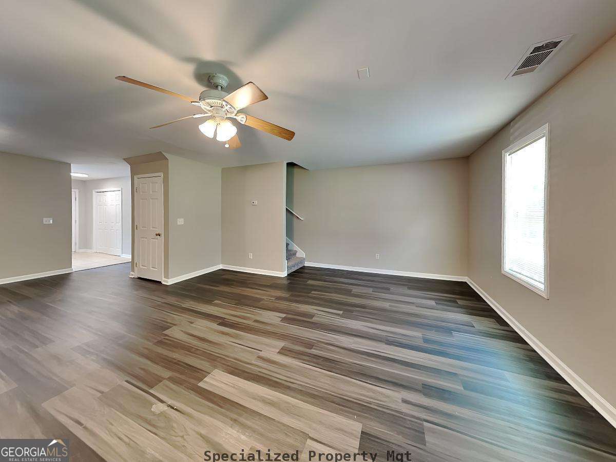 407 Maple WAY