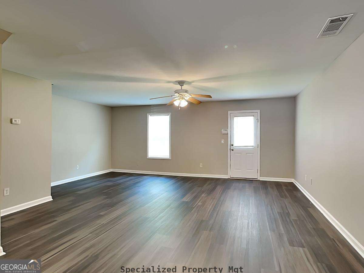 407 Maple WAY