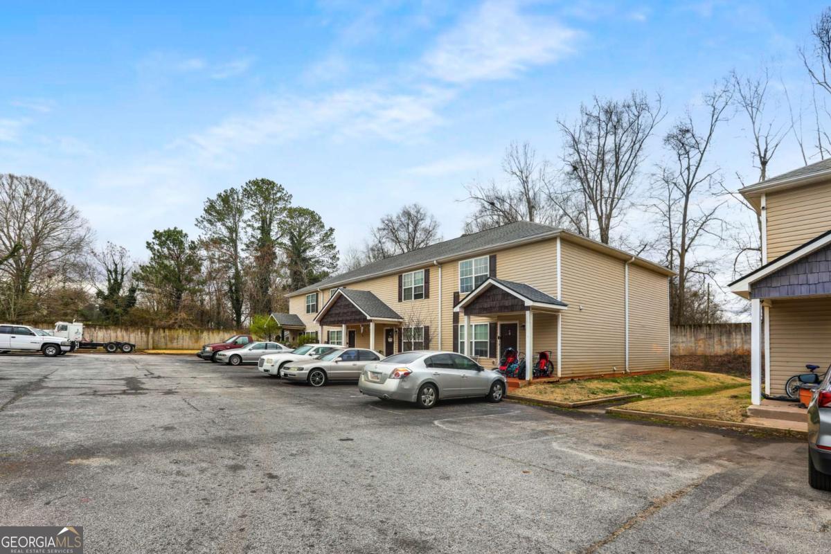407 Maple WAY