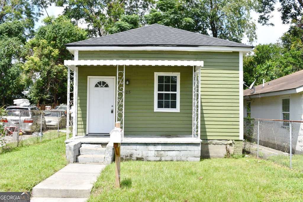 Perfect starter home or Investor rental property! Recently renovated 2 Bedroom, 2 Full bath home with high ceilings, decorative light fixtures, tile surround in baths, laminate flooring and equipped eat in kitchen. Living room or 3rd bedroom and inside laundry area. Insulated windows, programable thermostat and central heat & air. Front & back porches. ALL INITIAL OFFERS MUST BE SUBMITTED VIA PROPOFFERS.COM BY THE BUYERS AGENT ONLY!