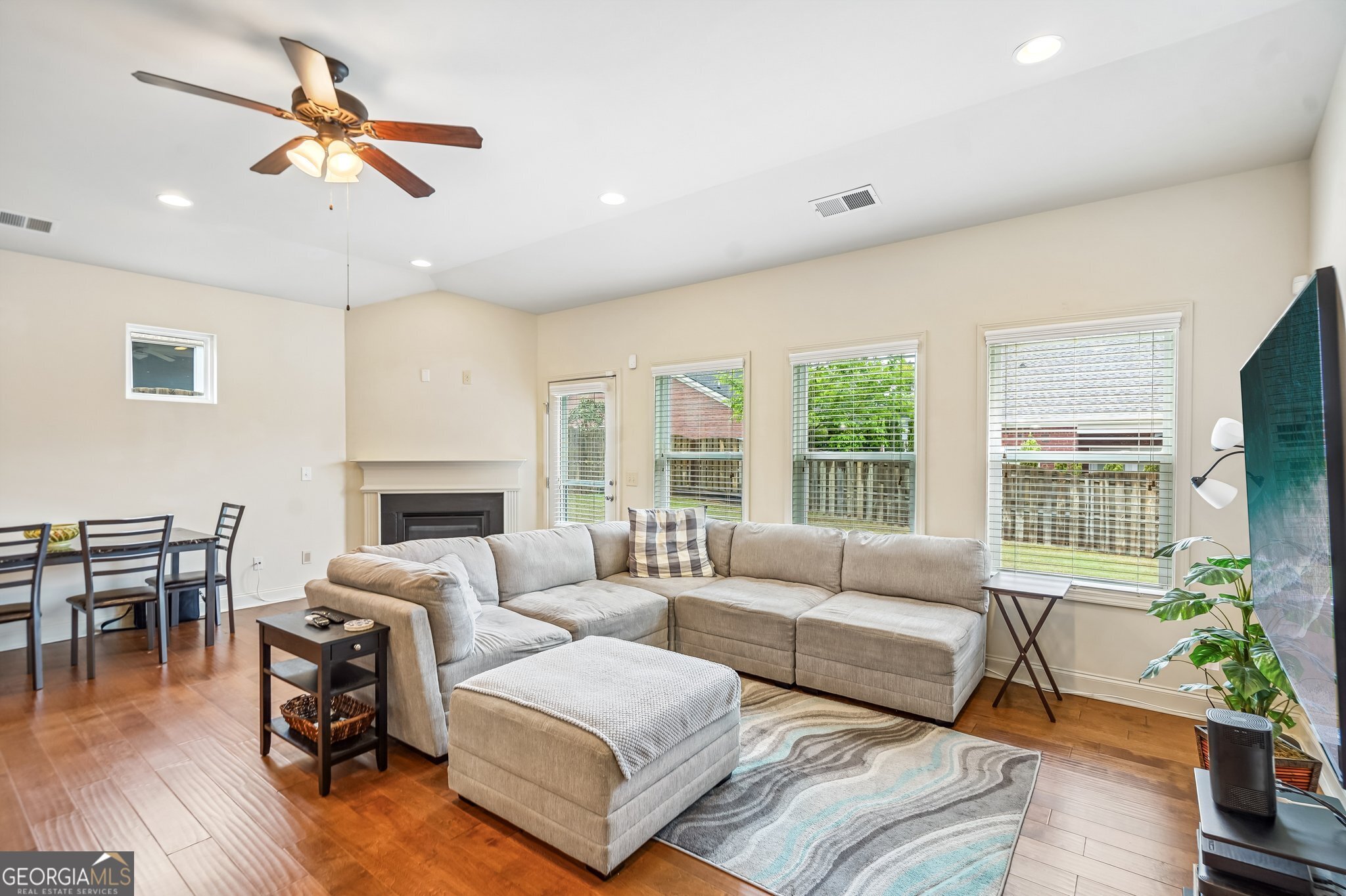 1675 Piedmont LN