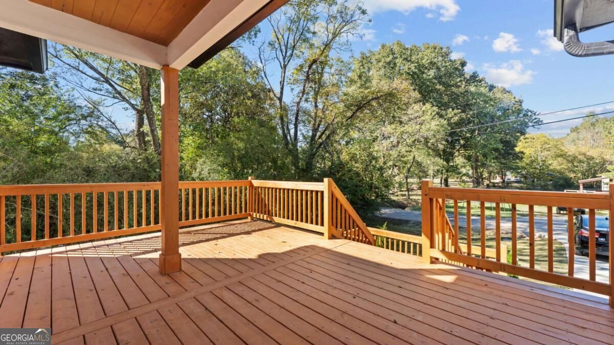 30 East DR NE