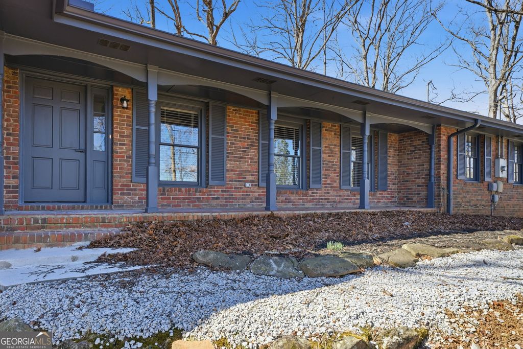 Photo of 1460 Hillcrest Drive, Sugar Hill, GA 30518 (MLS # 10699393)