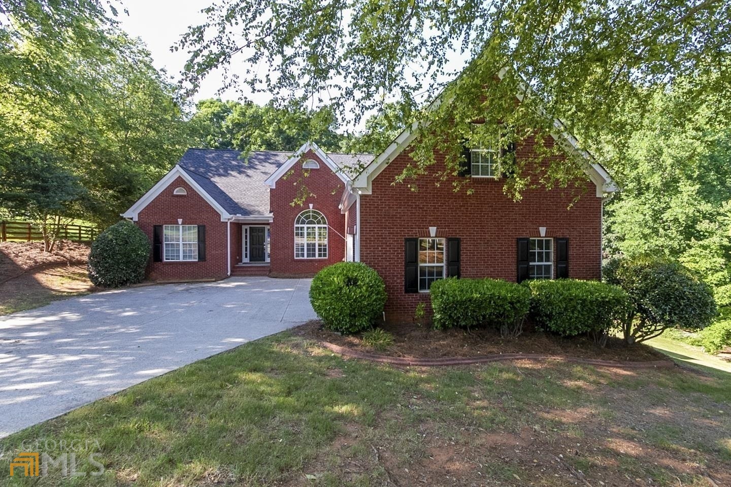 Welcome to this gorgeous neighborhood! Terrific 5 bedroom and 3 bath home with a 3 car garage. The kitchen is equipped with ample cabinets and a breakfast bar. Entertaining is a breeze with this great floor plan complete with a cozy fireplace. Primary bathroom features a separate tub and shower. Lush green landscape surrounds this beautiful house. Hurry, this won't last long!