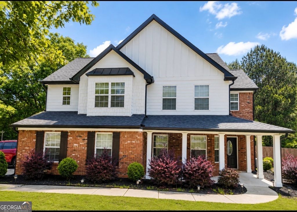Photo of 998 Shannon Road SW, Loganville, GA 30052 (MLS # 10763043)