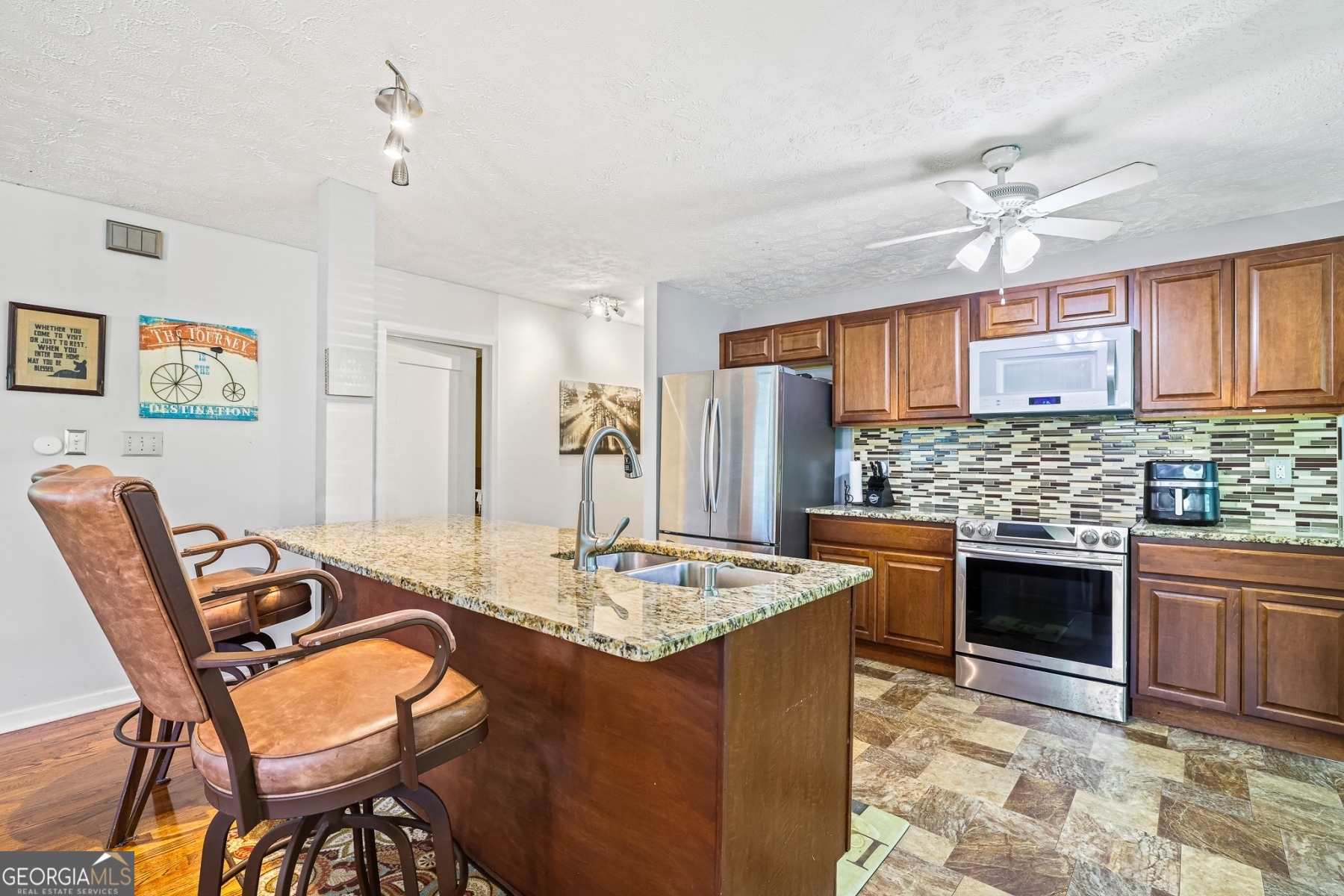 1254 South Enota