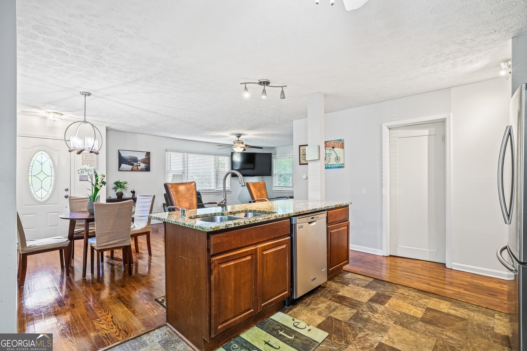 1254 South Enota