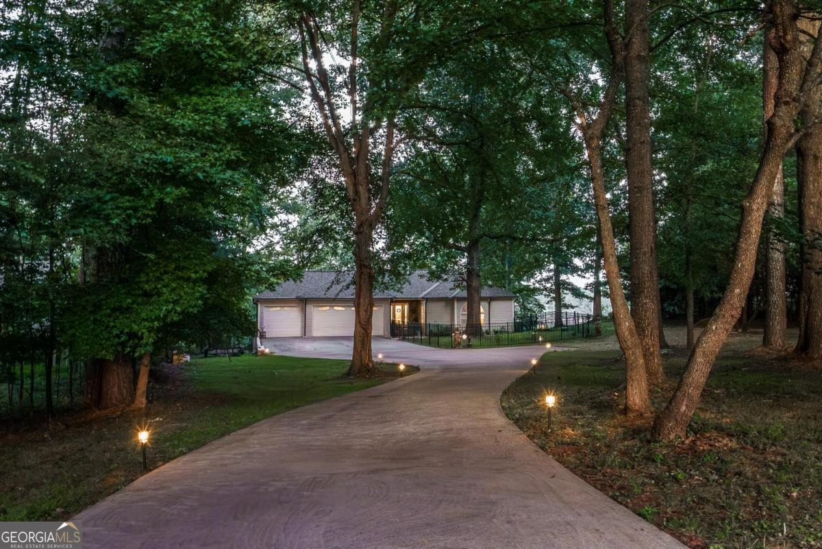 136 Hoot Owl LN