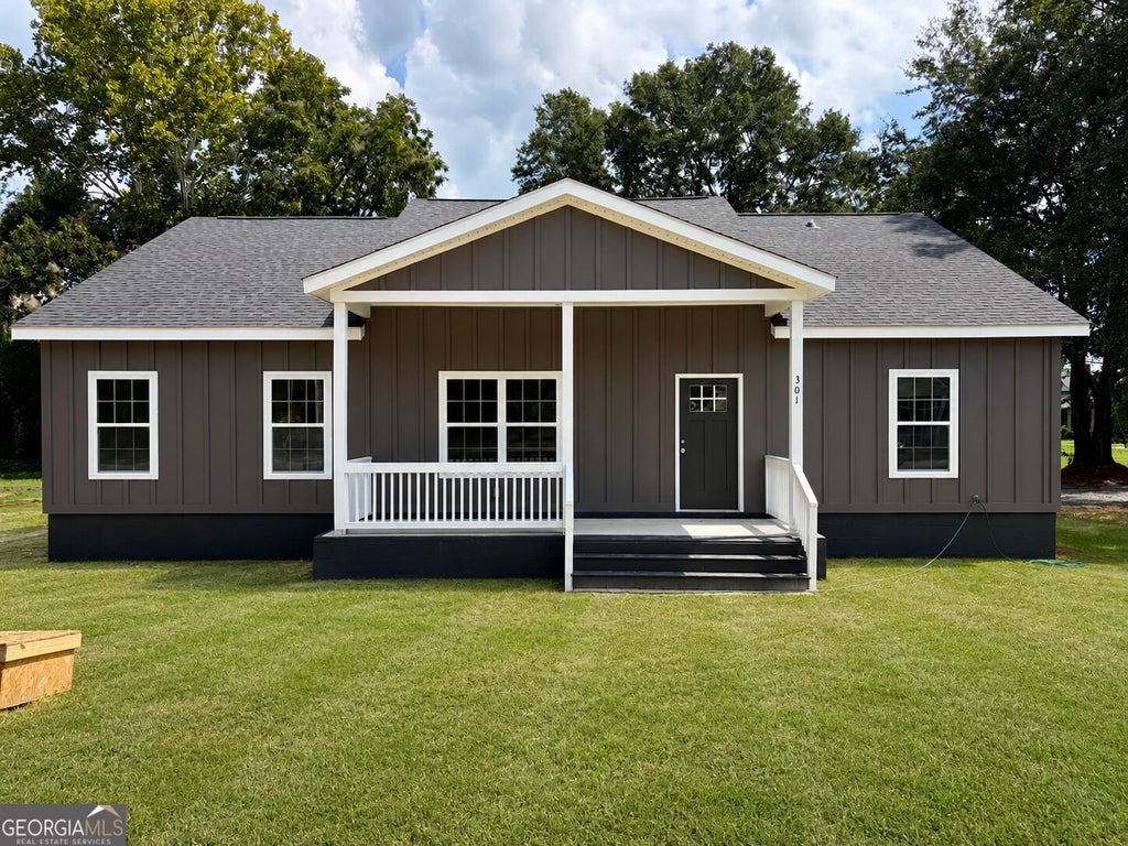 Photo of 301 S Hull Street, Sylvania, GA 30467 (MLS # 10841697)