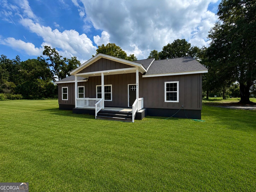 Photo of 301 S Hull Street, Sylvania, GA 30467 (MLS # 10841697)
