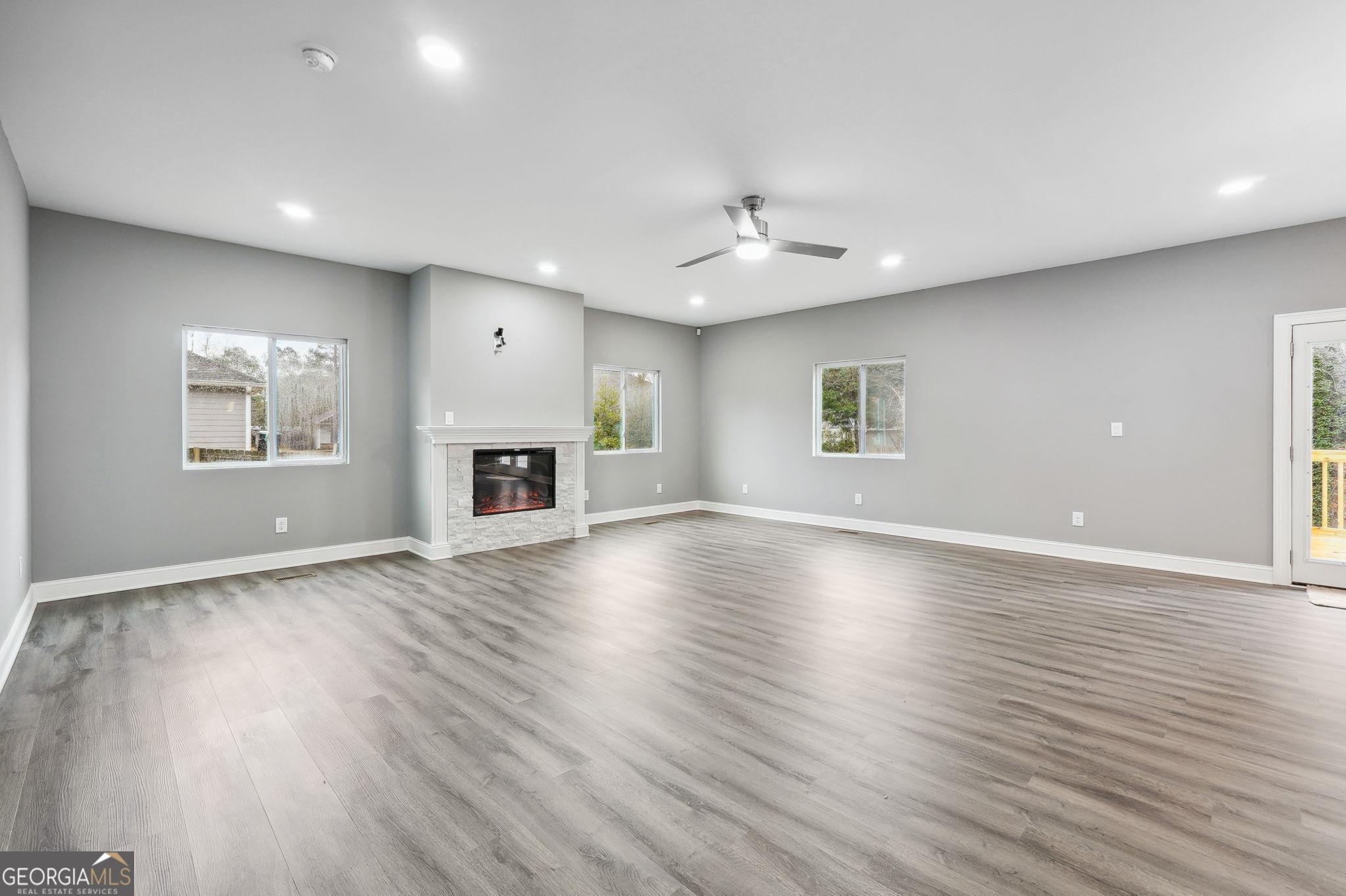 397 S Gordon RD SW