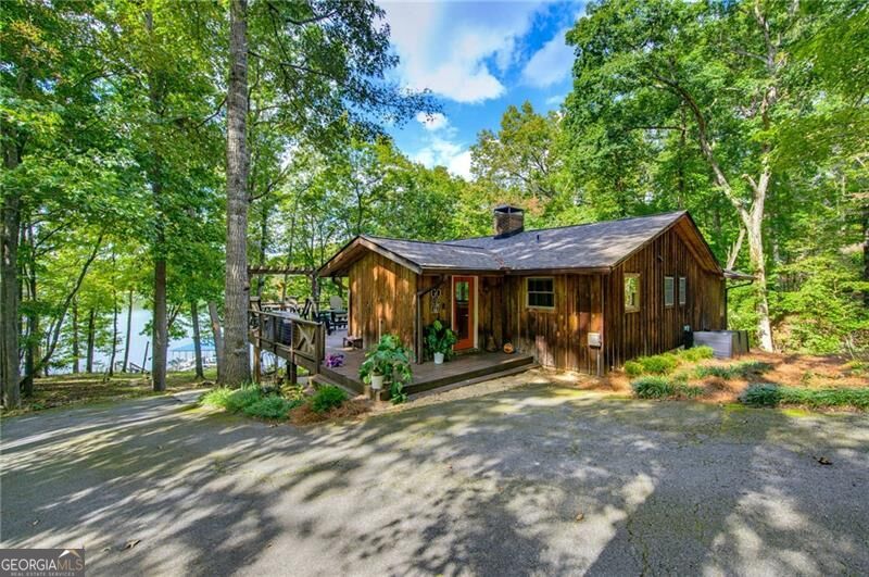 3599 Lakeview DR