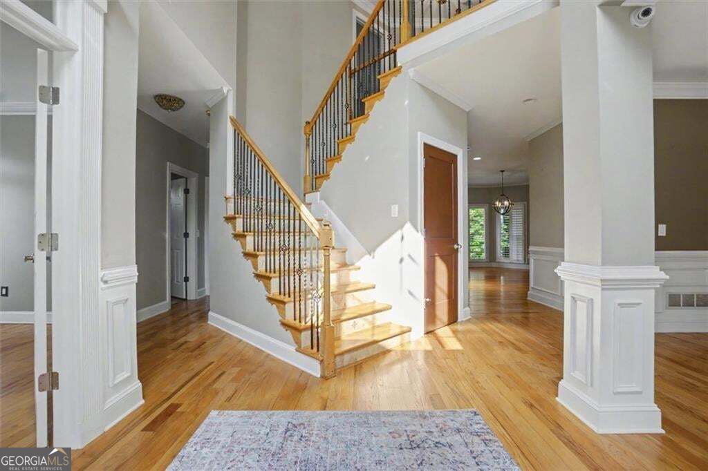 211 Cedar Woods WAY