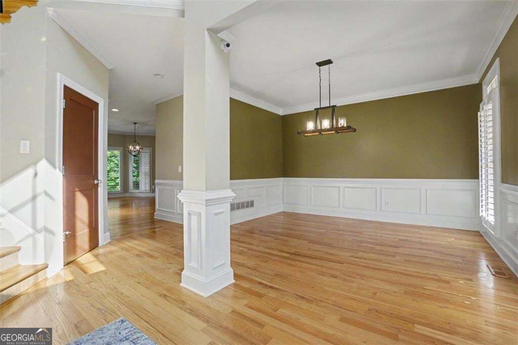 211 Cedar Woods WAY