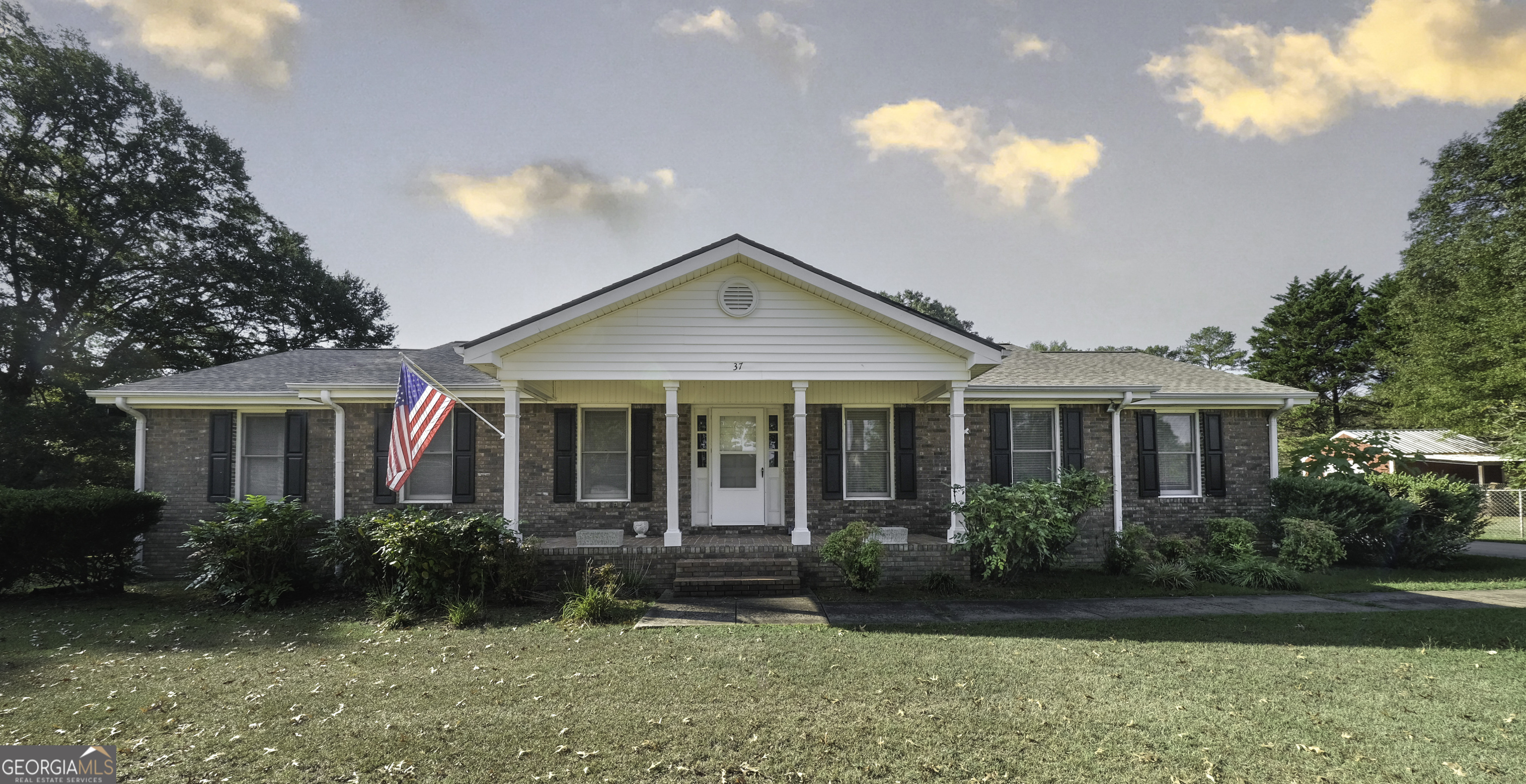 37 Katie ST