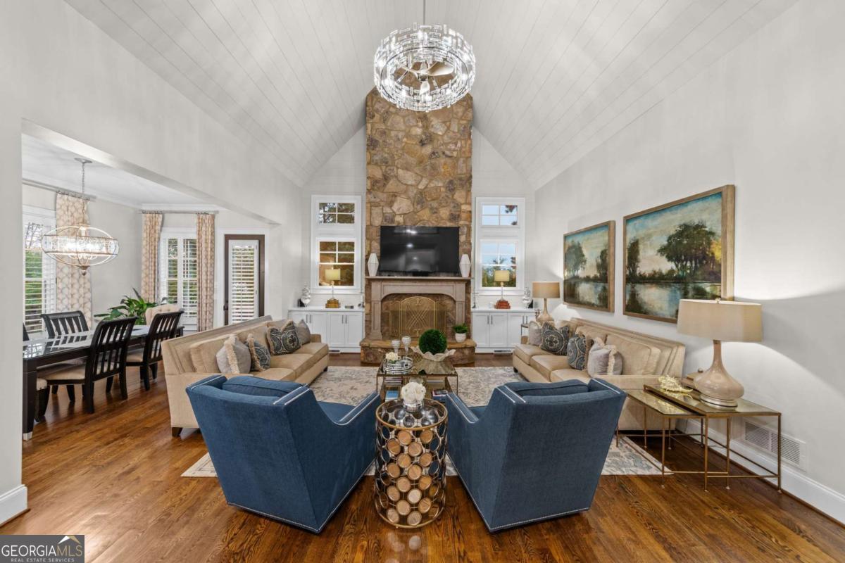 2540 Hillandale CIR