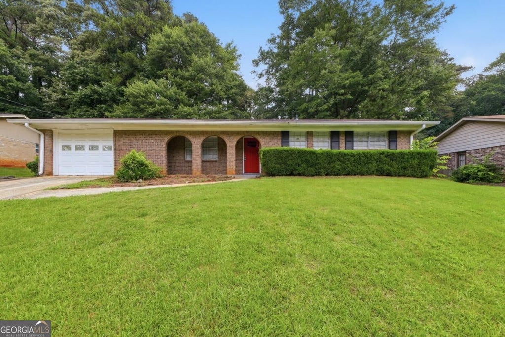 Photo of 2740 Williamsburg Drive, Decatur, GA 30034 (MLS # 10833569)