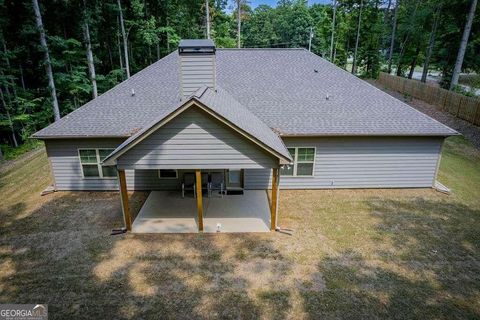 A home in Newnan