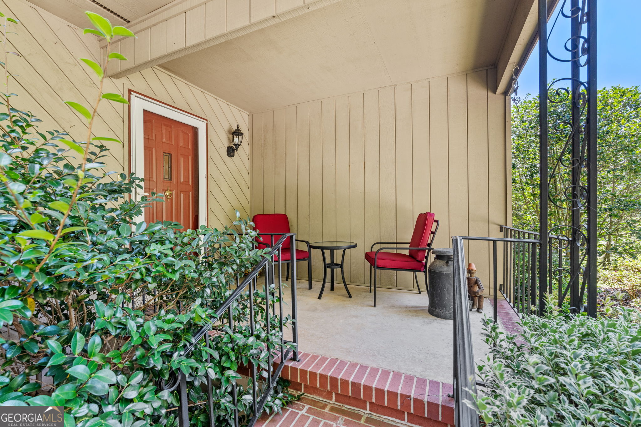 211 Cherokee DR