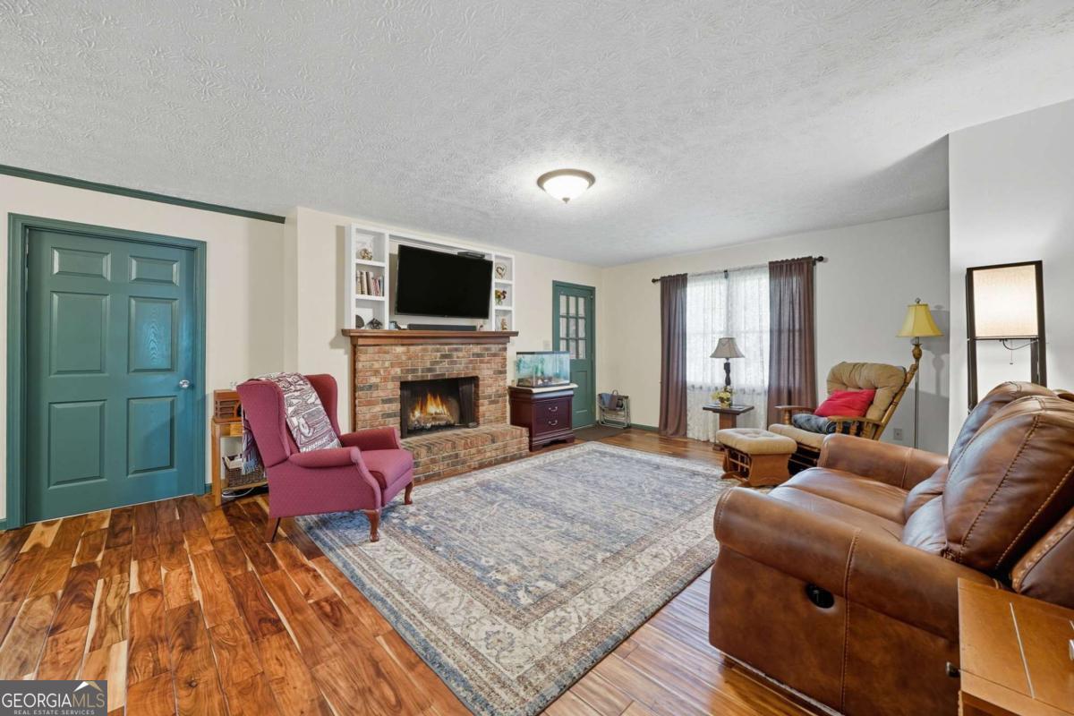 12 Indian River RD SE