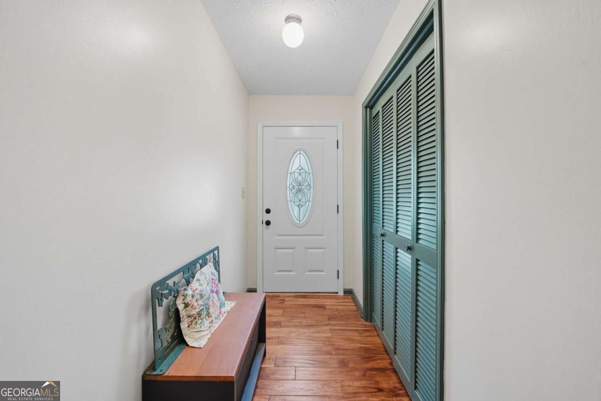 12 Indian River RD SE