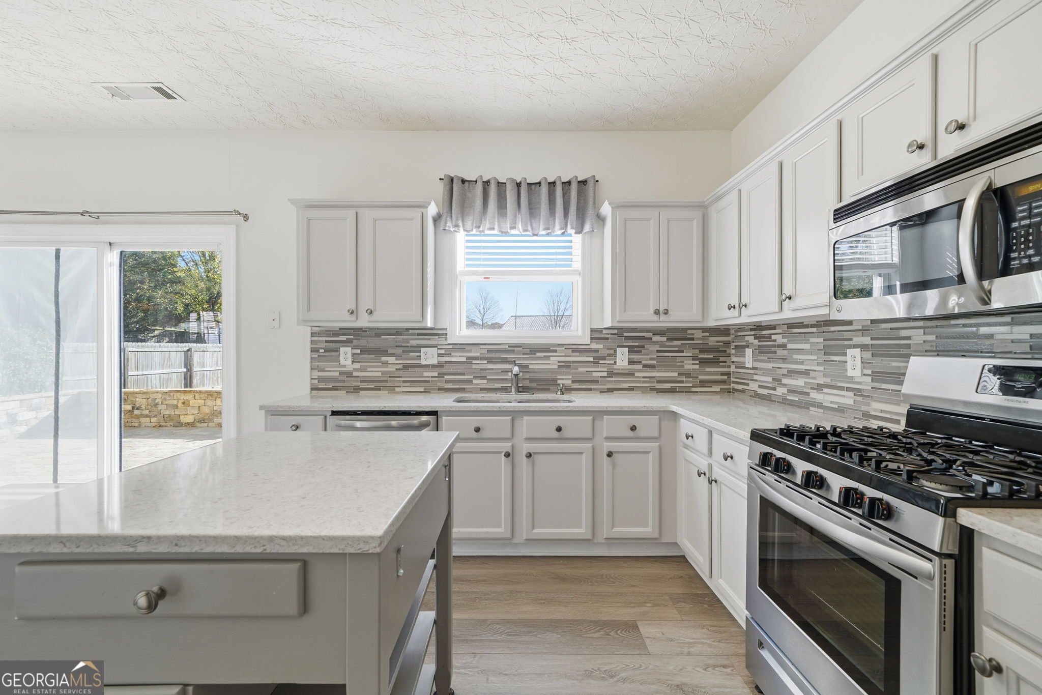 CREEKSIDE AT PROMINENCE - Residential