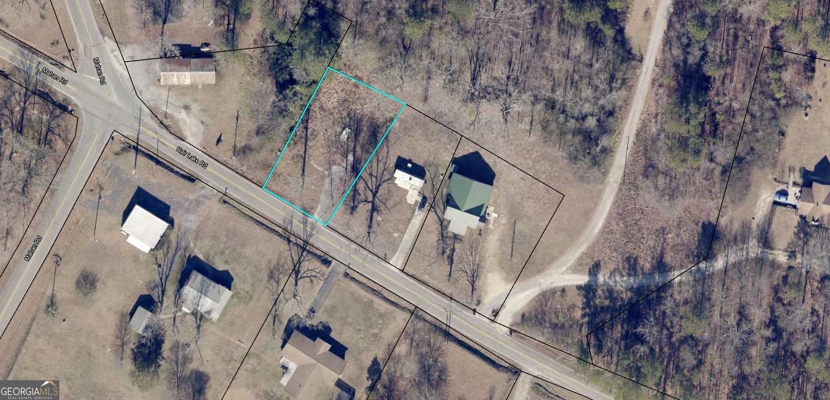Great building lot .5 ac with County water, natural gas, septic in place. No mobile homes, or Tiny homes house must be stick built. Minutes from Summerville, shopping and schools call for details.