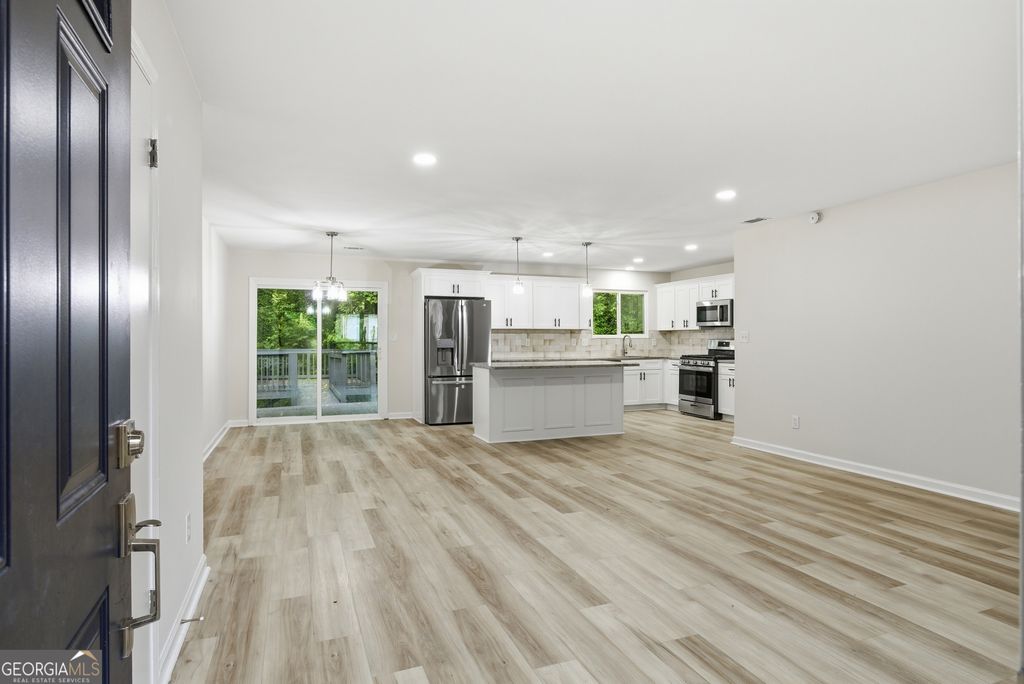 Photo of 5006 Galbraith Circle, Stone Mountain, GA 30088 (MLS # 10755985)
