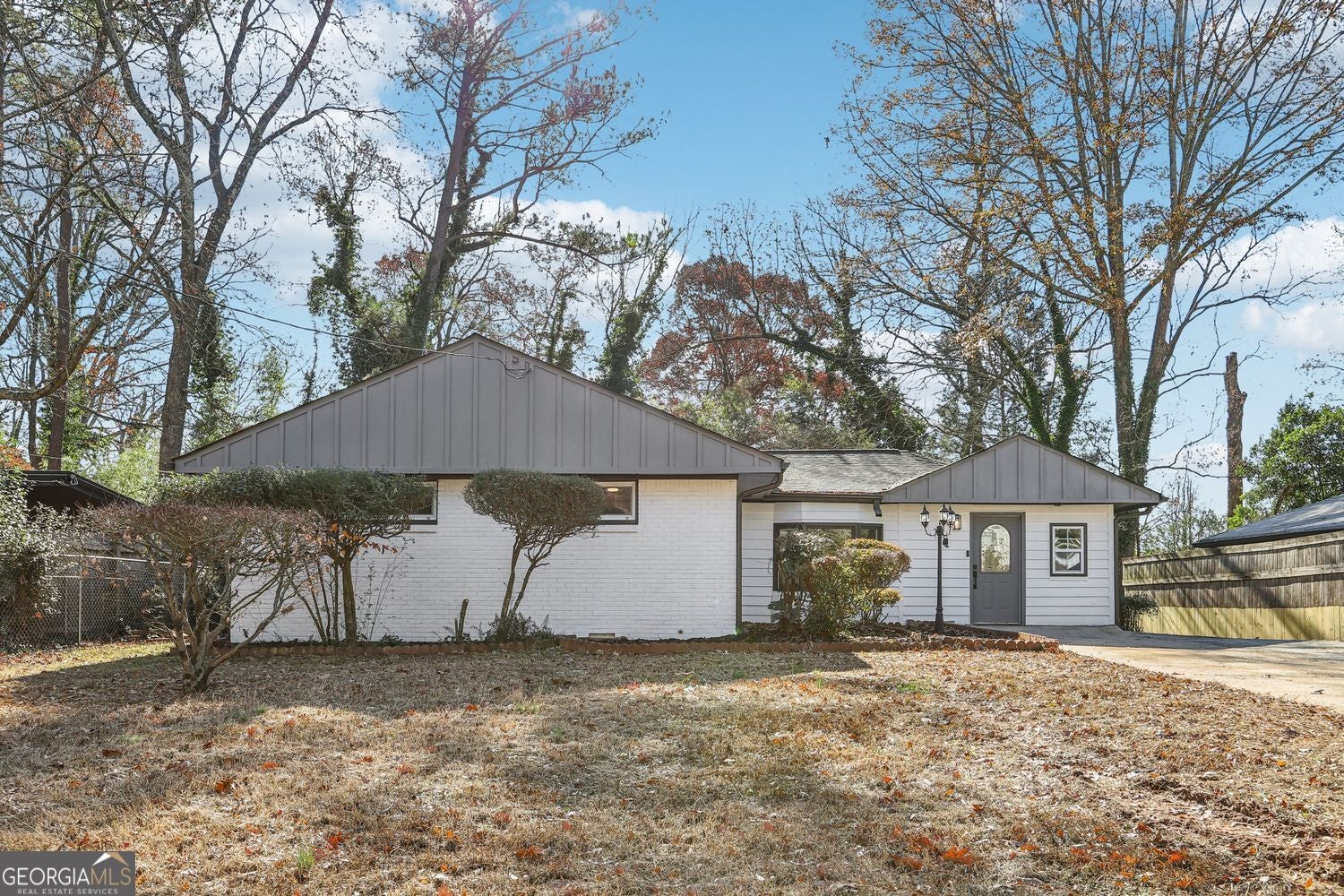 2907 Monterey DR