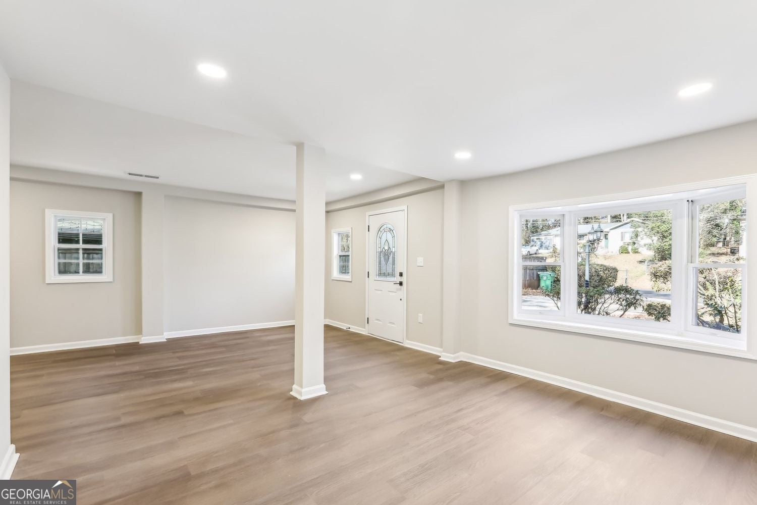 2907 Monterey DR