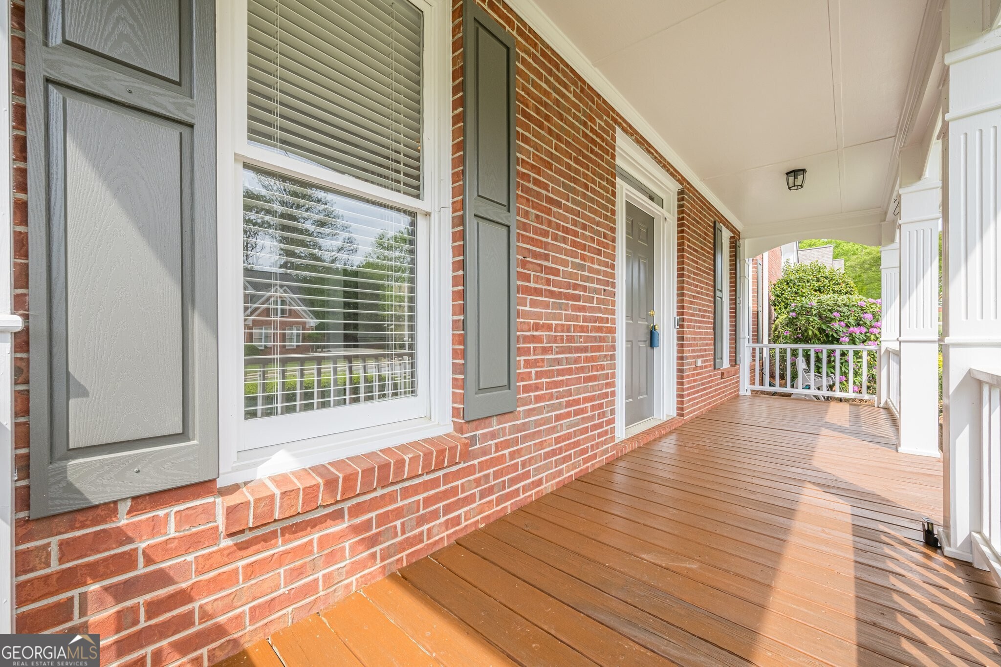 1611 Threepine PL
