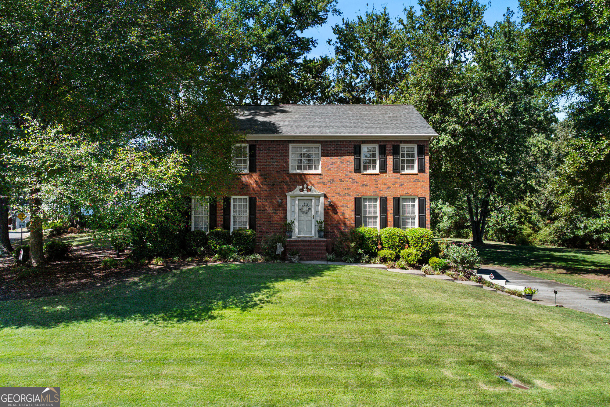 2451 Meadowglen TRL