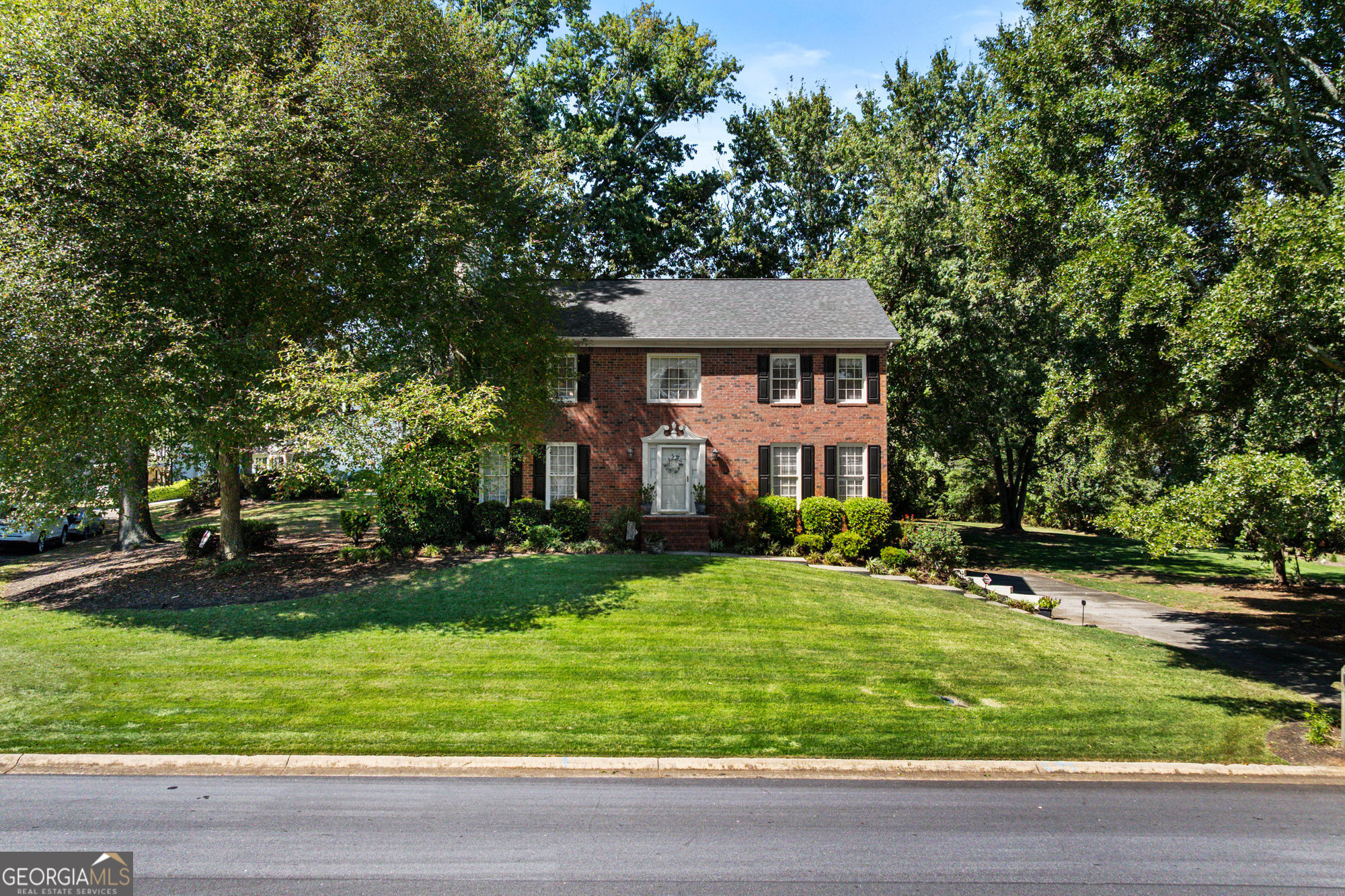 2451 Meadowglen TRL