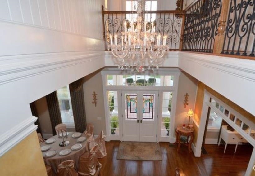 Victoria Belle Mansion & Vintage White Barn - Commercial Sale