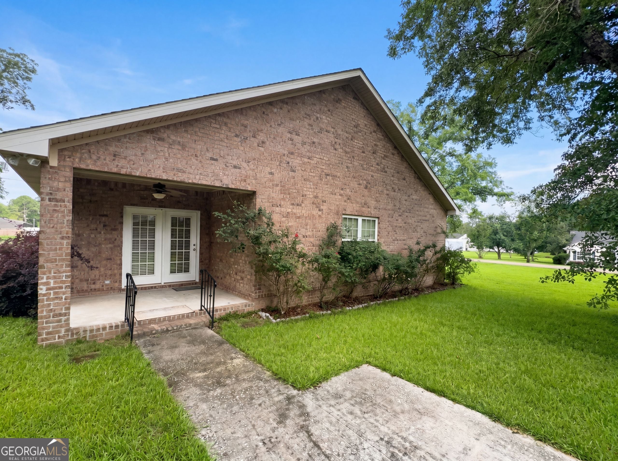 109 Corene AVE