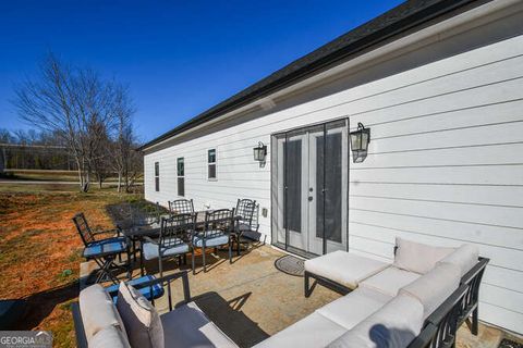 A home in Mount Airy