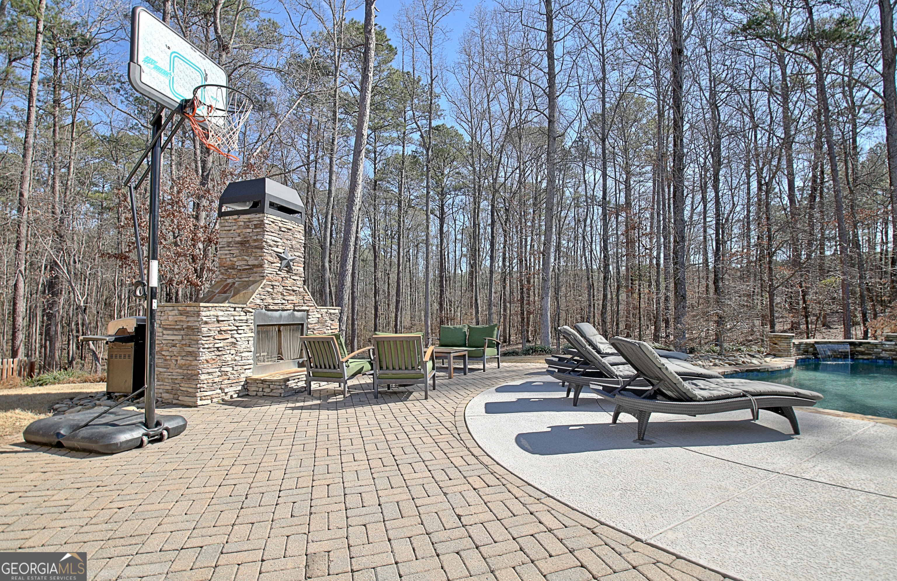 Sharpsburg, Georgia 30277, United States, 4 Bedrooms Bedrooms, ,5 BathroomsBathrooms,Residential,Active,81756