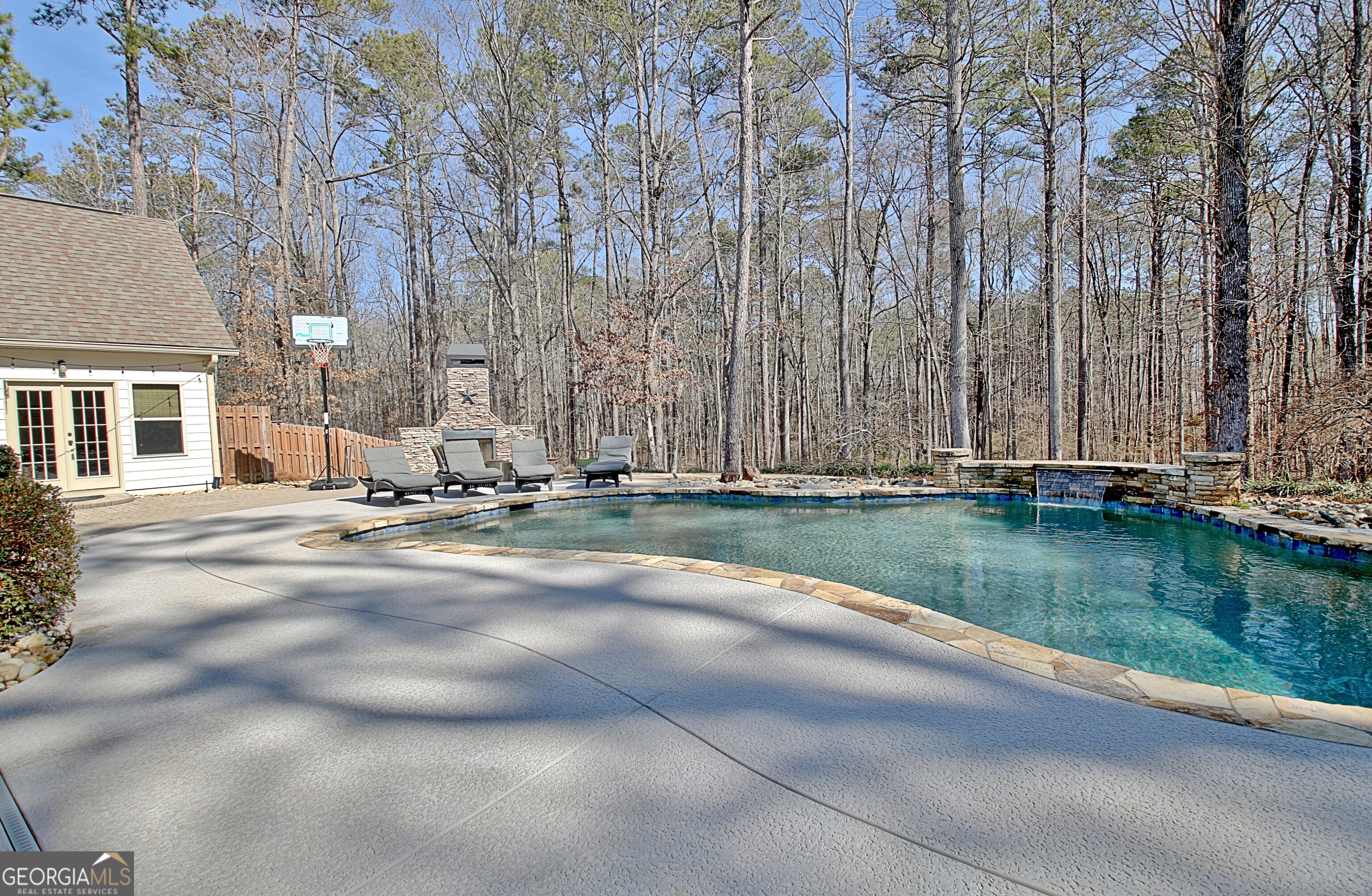 Sharpsburg, Georgia 30277, United States, 4 Bedrooms Bedrooms, ,5 BathroomsBathrooms,Residential,Active,81756