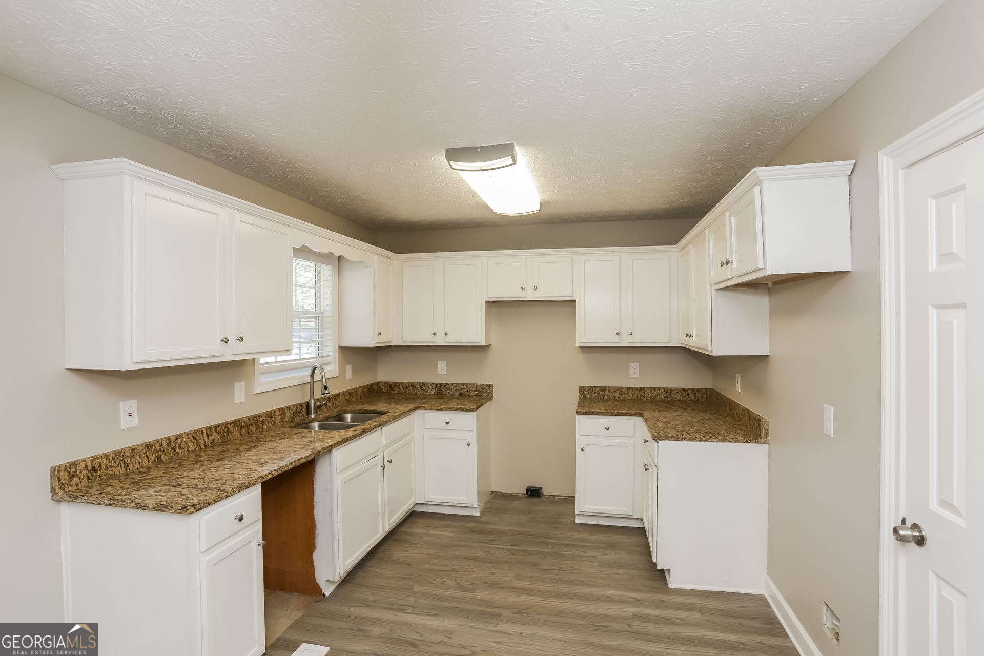 KINGS CROSSING - Residential Lease