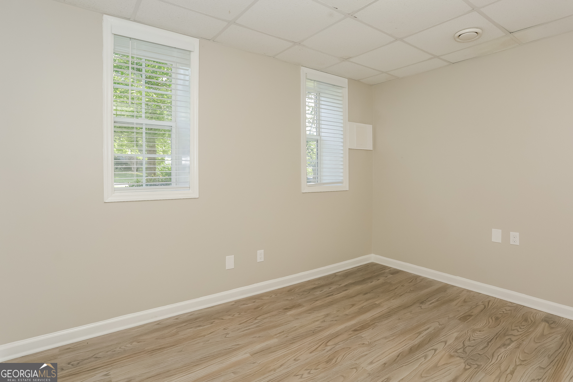 KINGS CROSSING - Residential Lease