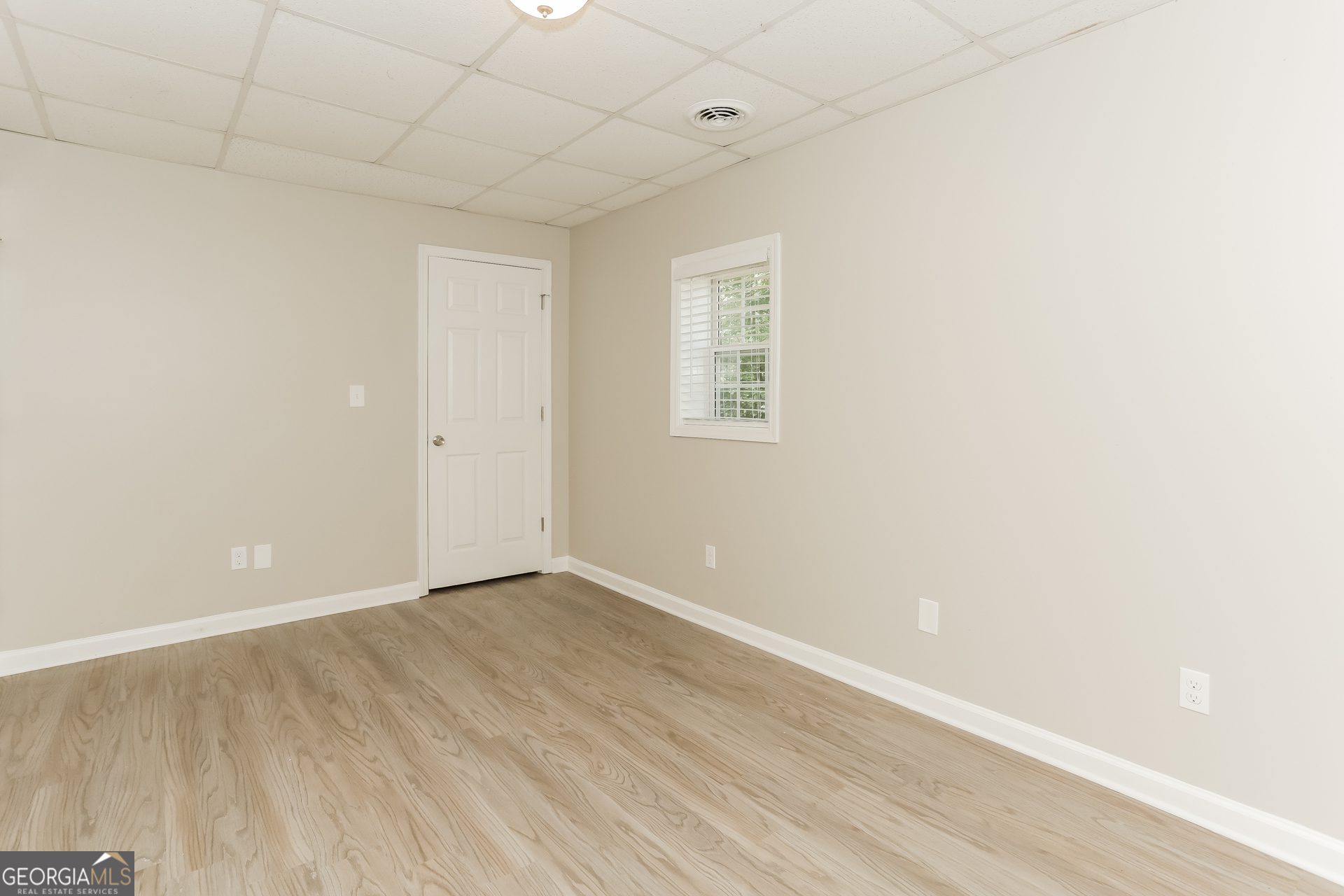 KINGS CROSSING - Residential Lease