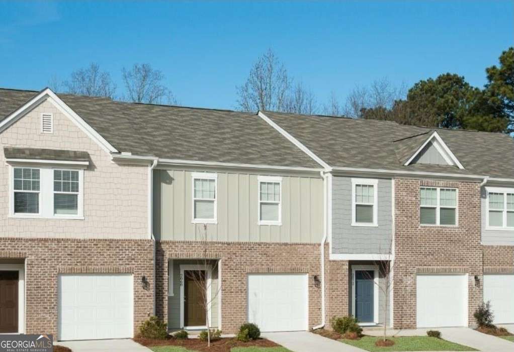 New Home boast the latest styling of beautiful finishes - The Cosmos Plan featuring 3 bedrooms 2.5 baths GRANITE countertops, STAINLESS STEEL Appliances white cabinets, gorgeous expansive kitchen, pantry and walk-in closets, and laundry room. Sidewalks and Streetlights! Hours 10:00 AM to 6:00 PM every day but Sunday, 11:00 AM to 6:00 PM. Ask about are current promotions with Our Participating Lender!
