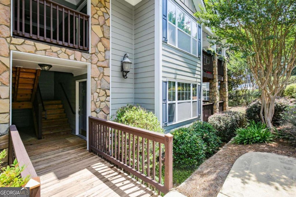 Photo of 1002 Madison Lane SE, Smyrna, GA 30080 (MLS # 10655546)