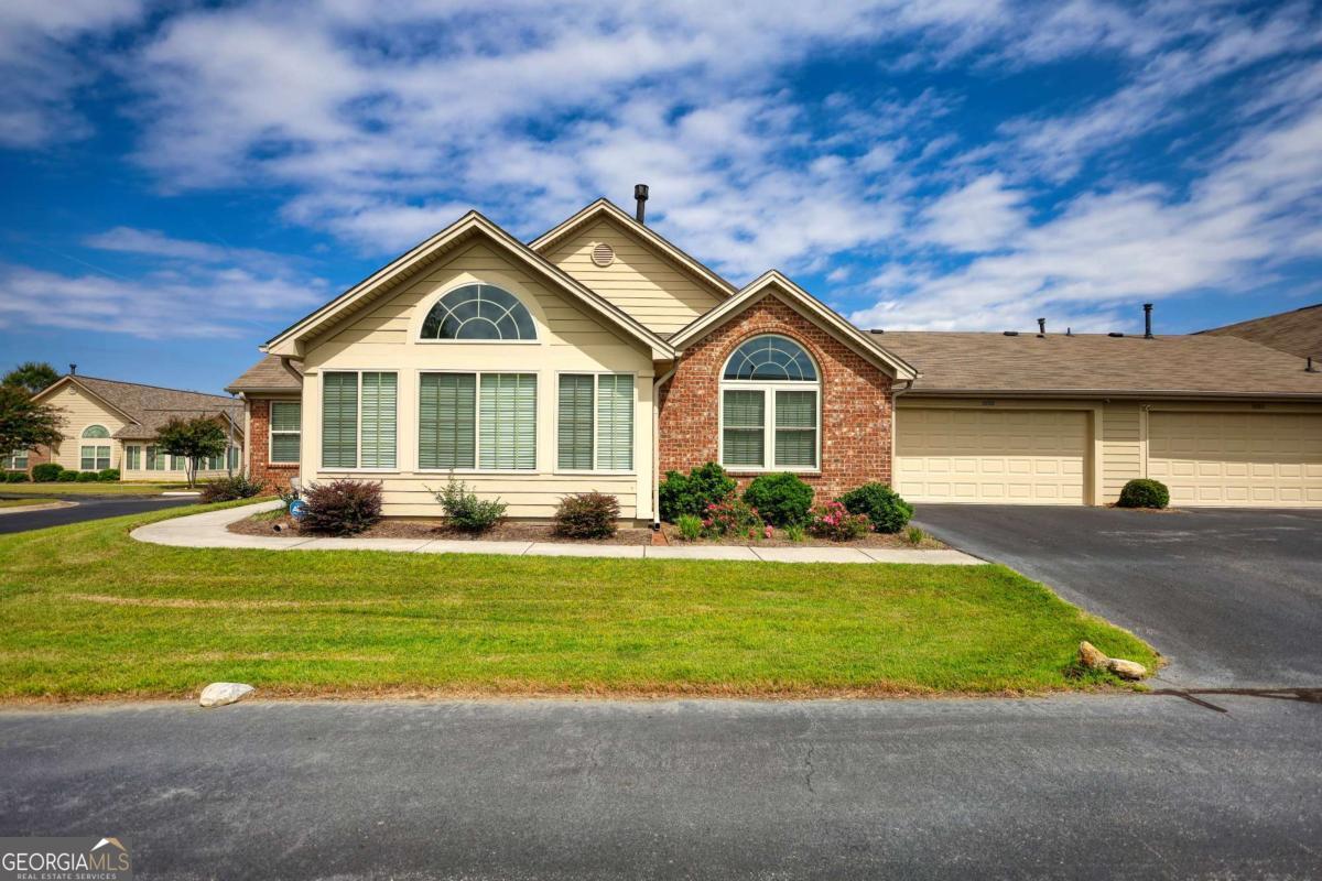 1000 Silver Summit DR SE