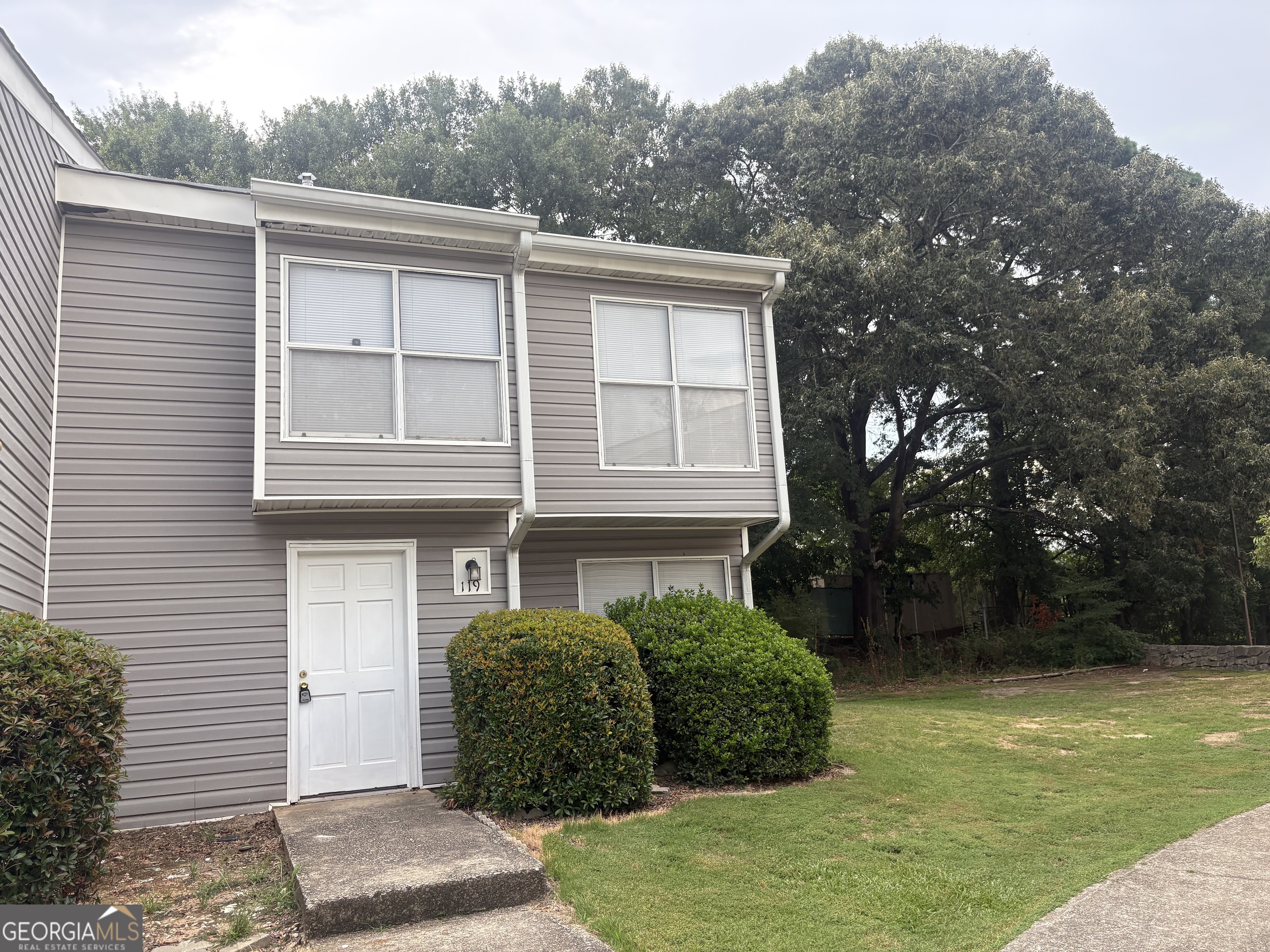 119 Governors DR