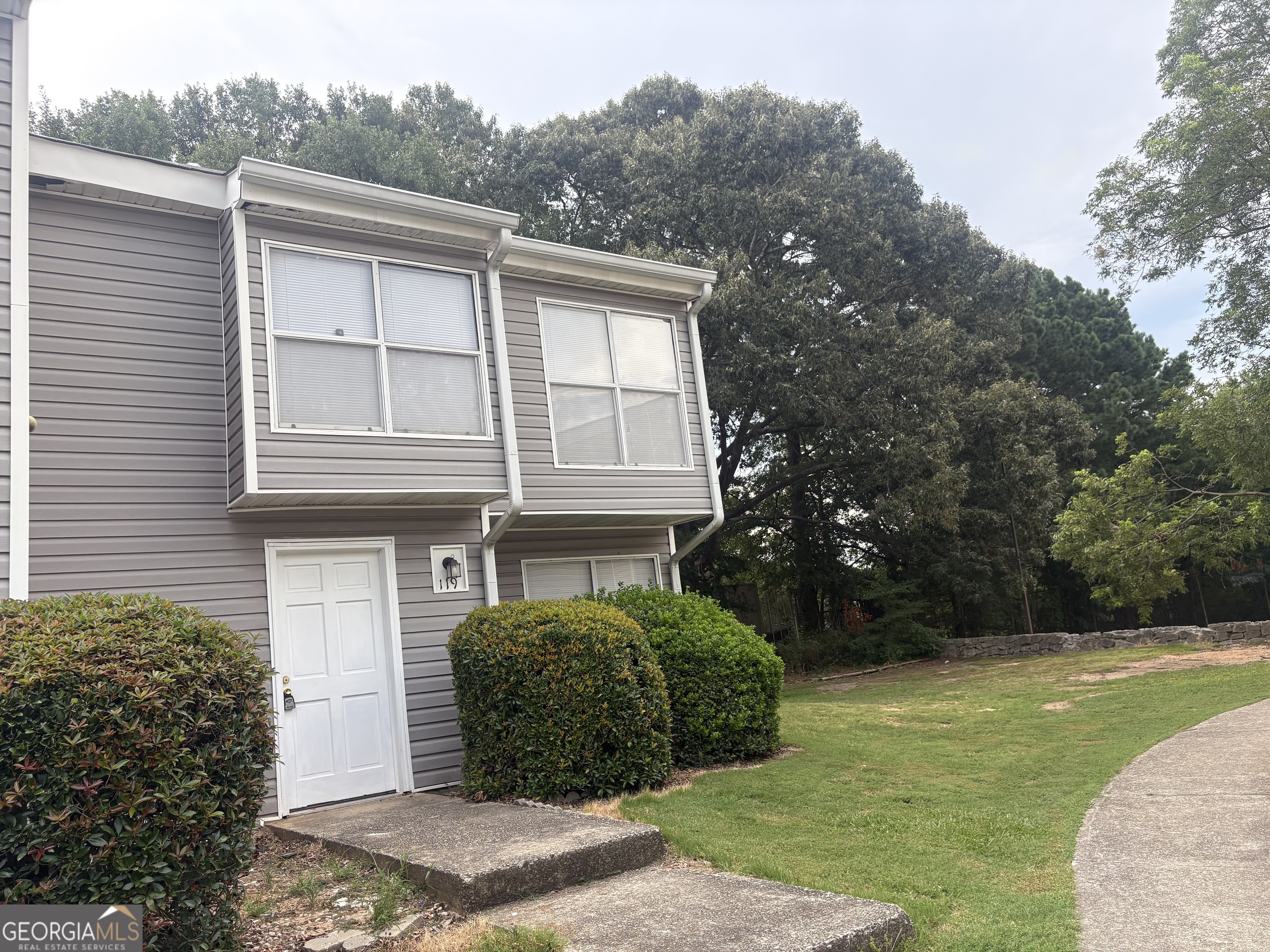 119 Governors DR