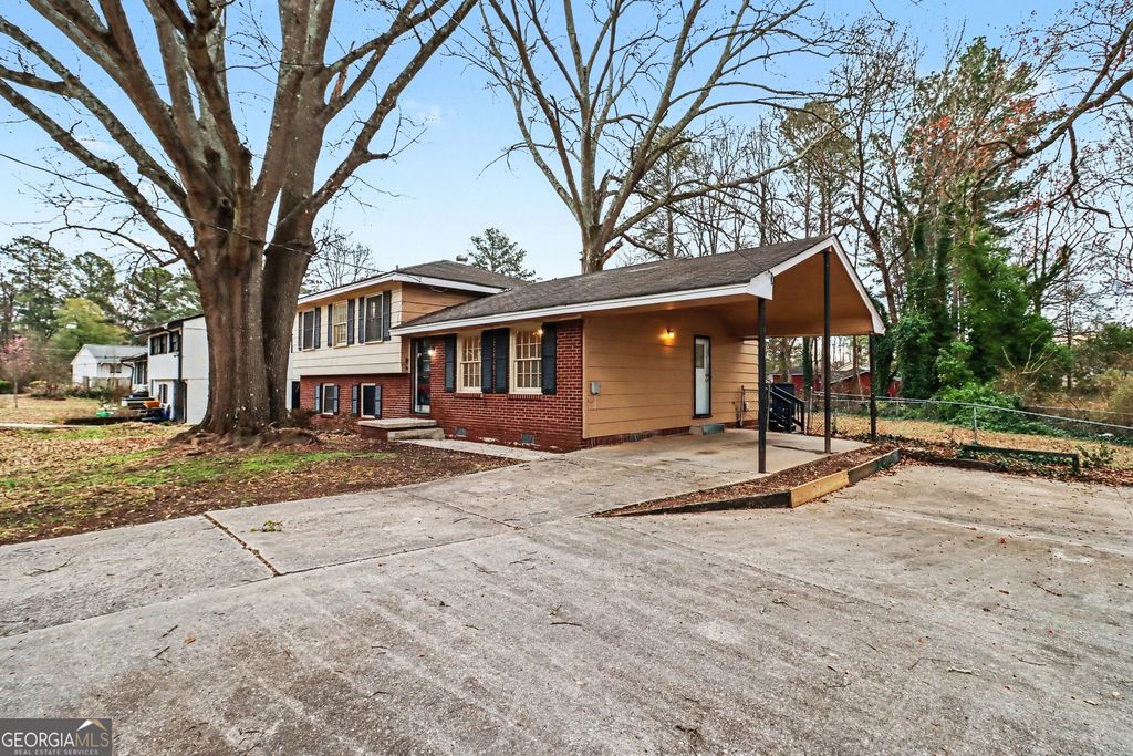 Photo of 795 Middlebrook Drive, Jonesboro, GA 30236 (MLS # 10695914)